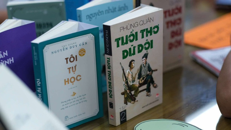 Nhiệm vụ dày đặc nhưng bộ đội rất quan tâm đến văn hóa đọc.