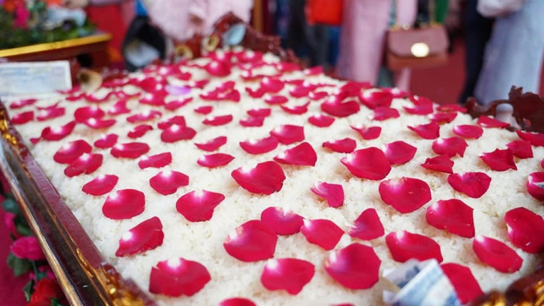 Trong rất nhiều vật phẩm, không thể thiếu gạo.