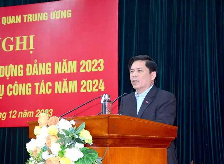 Đồng chí Nguyễn Văn Thể phát biểu tại Hội nghị.