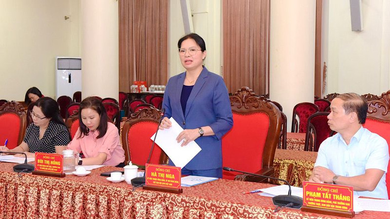 Đồng chí Chủ tịch Hội Liên hiệp Phụ nữ Việt Nam Hà Thị Nga phát biểu tại buổi làm việc.