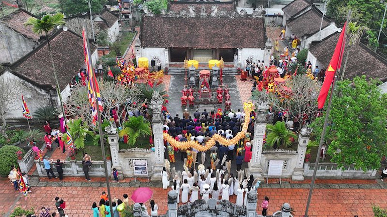 Khu di tích lịch sử Quốc gia Đền thờ Vua Đinh Tiên Hoàng (thôn Văn Bòng, xã Gia Phương, huyện Gia Viễn, tỉnh Ninh Bình) dịp lễ kỷ niệm 1100 năm Ngày sinh Đinh Tiên Hoàng Đế. (Ảnh: NGỌC LÊ)