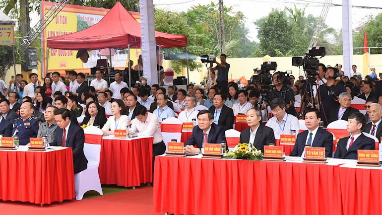 Các đại biểu dự lễ kỷ niệm. (Ảnh: XUÂN TRƯỜNG)