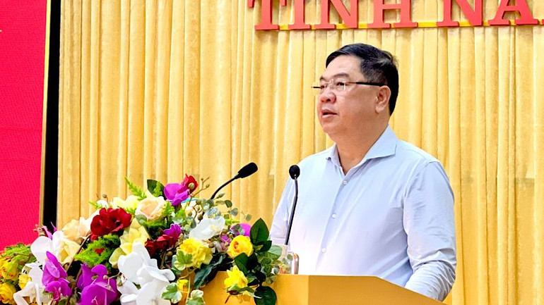 Đồng chí Bí thư Tỉnh ủy Nam Định Phạm Gia Túc phát biểu tại hội nghị. (Ảnh: XUÂN TRƯỜNG)