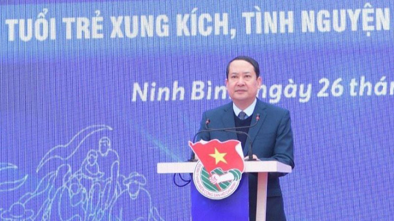 Đồng chí Phó Bí thư Thường trực Tỉnh ủy, Chủ tịch Hội đồng nhân dân tỉnh Ninh Bình Mai Văn Tuất phát biểu chỉ đạo. Ảnh: NGỌC HÀ