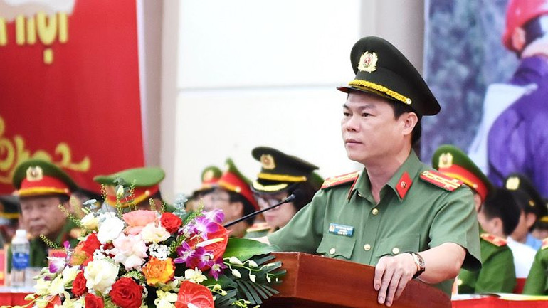 Đại tá Nguyễn Hữu Mạnh, Giám đốc Công an tỉnh Nam Định phát biểu khai mạc hội thi. Đại tá Nguyễn Hữu Mạnh, Giám đốc Công an tỉnh Nam Định phát biểu khai mạc hội thi.