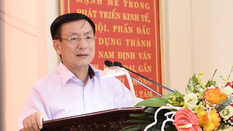 Chủ tịch Ủy ban nhân dân tỉnh Nam Định Phạm Đình Nghị phát biểu tại hội nghị.