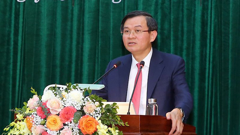 Đồng chí Đoàn Minh Huấn, Ủy viên Trung ương Đảng, Bí thư Tỉnh ủy Ninh Bình phát biểu chỉ đạo hội nghị. (Ảnh: ANH TUẤN)