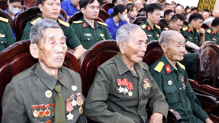 Các đại biểu dự buổi gặp mặt.