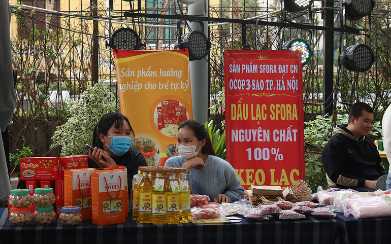 [Ảnh] “Xuân về trên những bàn tay” với trẻ tự kỷ ảnh 7