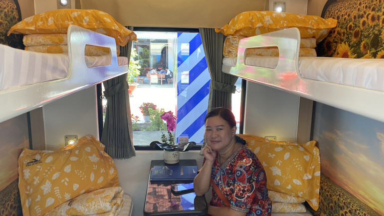 Hành khách đi tàu SE22 xuất phát từ ga Sài Gòn trưa 27/4