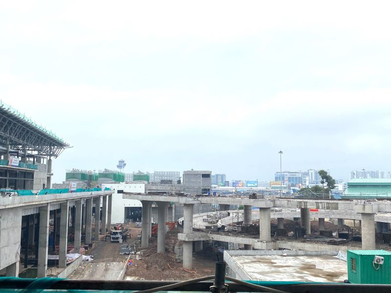 Phần hạng mục nhà ga đã hoàn thành bê-tông từ 30/4/2024, riêng phần kết cấu sắt nhà ga đạt 100% khối lượng vào ngày 2/9. (Ảnh: QUÝ HIỀN)