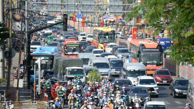 Quốc lộ 13, một trong 5 dự án BOT trên đường hiện hữu kêu gọi nhà đầu tư. (Ảnh: QUÝ HIỀN) Quốc lộ 13, một trong 5 dự án BOT trên đường hiện hữu kêu gọi nhà đầu tư. (Ảnh: QUÝ HIỀN)