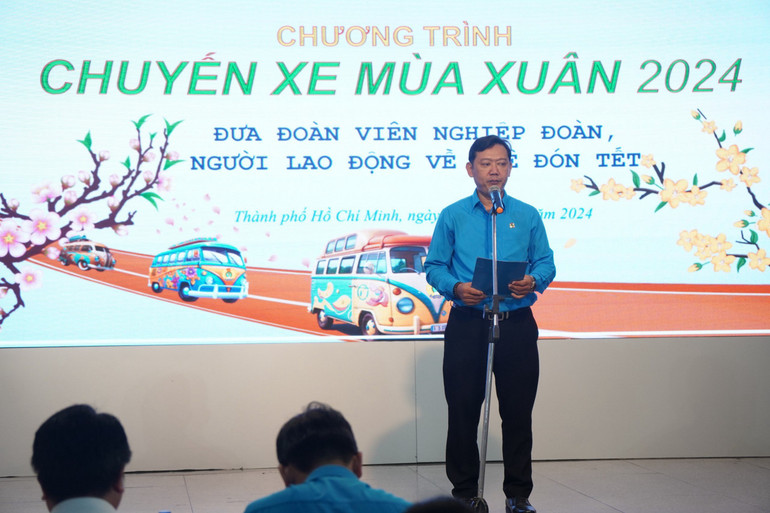Chương trình "Chuyến xe mùa xuân" được tổ chức nhằm tiếp sức cho các anh, chị đoàn viên nghiệp đoàn và người lao động tự do có điều kiện về quê đón Tết.