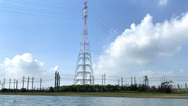 Nguồn năng lượng dồi dào từ các dự án điện mặt trời nằm trên hồ Dầu Tiếng rất phù hợp với xu hướng chung về giảm phát thải khí CO2.