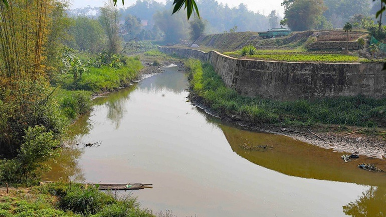 Một trong những điểm thuộc dự án tại địa bàn phường Thanh Trường, thành phố Điện Biên Phủ hiện đang vướng mặt bằng nên nhà thầu không thể thi công.