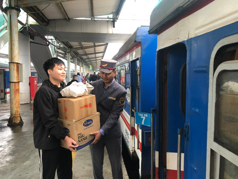 Nâng cao kỹ năng giao tiếp, chất lượng phục vụ hành khách luôn được Chi nhánh quan tâm