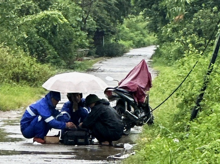 VNPT và các doanh nghiệp phối hợp triển khai dịch vụ chuyển vùng di động (roaming) miễn phí, ứng phó bão số 3.