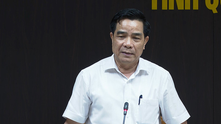 Chủ tịch Ủy ban nhân dân tỉnh Quảng Nam Lê Văn Dũng phát biểu chỉ đạo tại buổi làm việc ngày 16/10. Chủ tịch Ủy ban nhân dân tỉnh Quảng Nam Lê Văn Dũng phát biểu chỉ đạo tại buổi làm việc ngày 16/10.