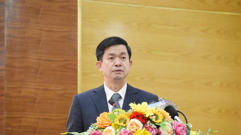 Bí thư Tỉnh ủy Quảng Trị Lê Quang Tùng phát biểu chào mừng hội thảo.