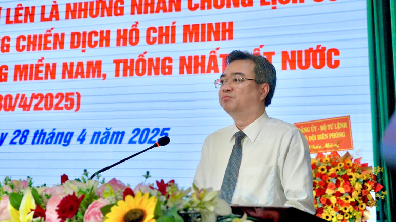 Đồng chí Nguyễn Thanh Nghị, Phó Bí thư Thường trực Thành ủy Thành phố Hồ Chí Minh phát biểu. Đồng chí Nguyễn Thanh Nghị, Phó Bí thư Thường trực Thành ủy Thành phố Hồ Chí Minh phát biểu.