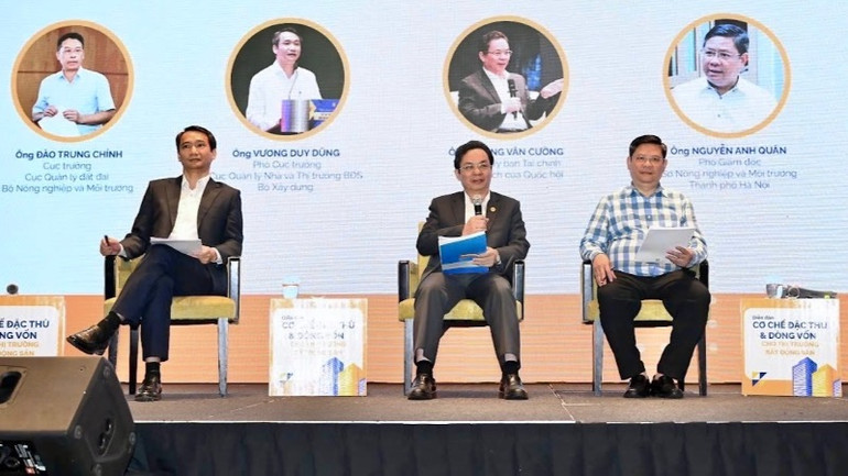 Các diễn giả tham gia phiên thảo luận.