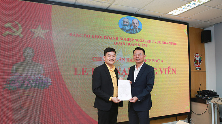 Chi bộ Ngân hàng TMCP Bắc Á tổ chức Lễ kết nạp đảng viên. Chi bộ Ngân hàng TMCP Bắc Á tổ chức Lễ kết nạp đảng viên.