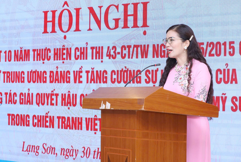 Chủ tịch Hội Chữ thập đỏ tỉnh Lạng Sơn Nông Bích Thuận. (Ảnh: ANH TUẤN) Chủ tịch Hội Chữ thập đỏ tỉnh Lạng Sơn Nông Bích Thuận. (Ảnh: ANH TUẤN)