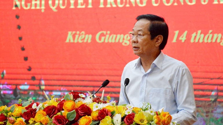 Ủy viên Trung ương Đảng, Bí thư Tỉnh ủy, Trưởng đoàn đại biểu Quốc hội đơn vị tỉnh Kiên Giang Đỗ Thanh Bình phát biểu chỉ đạo tại hội nghị. Ủy viên Trung ương Đảng, Bí thư Tỉnh ủy, Trưởng đoàn đại biểu Quốc hội đơn vị tỉnh Kiên Giang Đỗ Thanh Bình phát biểu chỉ đạo tại hội nghị.