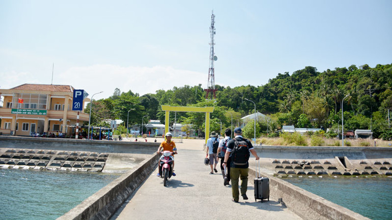 Cầu cảng tại xã đảo Tiên Hải.