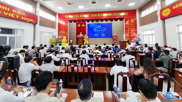 Quang cảnh lễ mít-tinh.