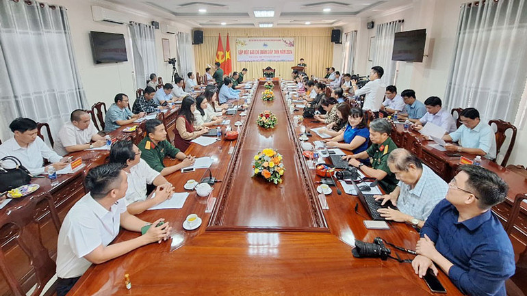 Quang cảnh gặp mặt đại diện cơ quan báo chí Trung ương và địa phương nhân dịp đầu Xuân Giáp Thìn năm 2024. Quang cảnh gặp mặt đại diện cơ quan báo chí Trung ương và địa phương nhân dịp đầu Xuân Giáp Thìn năm 2024.