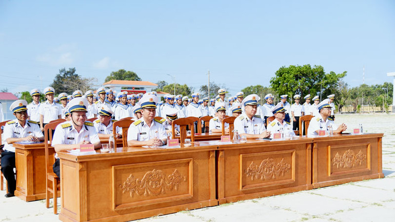 Các đại biểu tham dự lễ phát động.