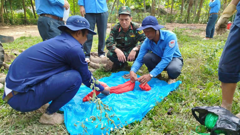 Đội K92 tìm kiếm, quy tập hài cốt liệt sĩ.