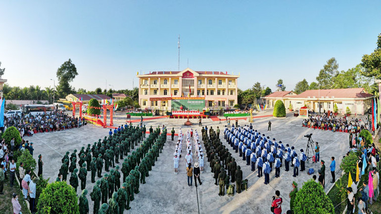 Quang cảnh lễ giao nhận quân năm 2024 tại tỉnh Kiên Giang. Quang cảnh lễ giao nhận quân năm 2024 tại tỉnh Kiên Giang.