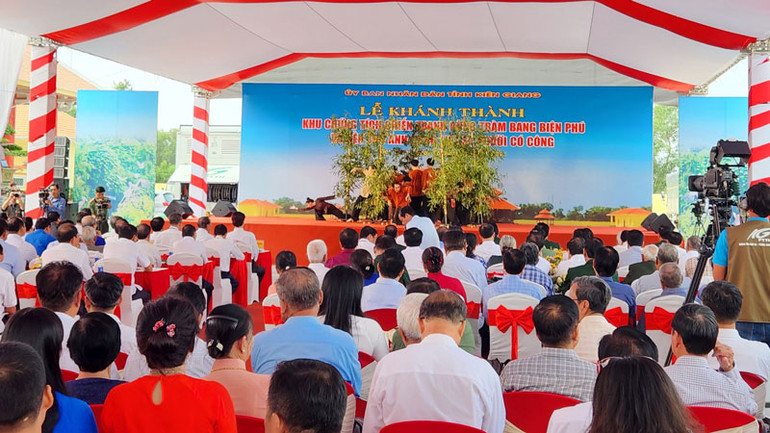 Quang cảnh buổi lễ.