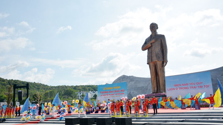 Tiết mục văn nghệ.