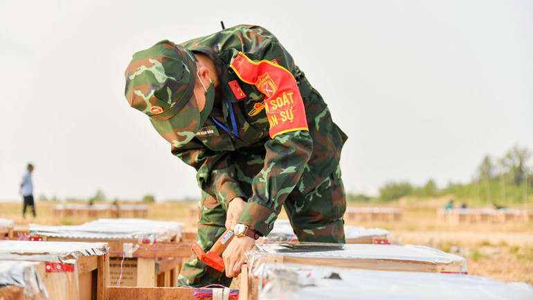 Cận cảnh dàn pháo hoa trên địa bàn thành phố Rạch Giá.