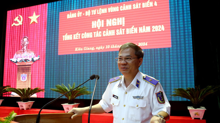 Thiếu tướng Đàm Xuân Tuấn, Phó Tư lệnh Cảnh sát biển Việt Nam, phát biểu chỉ đạo.