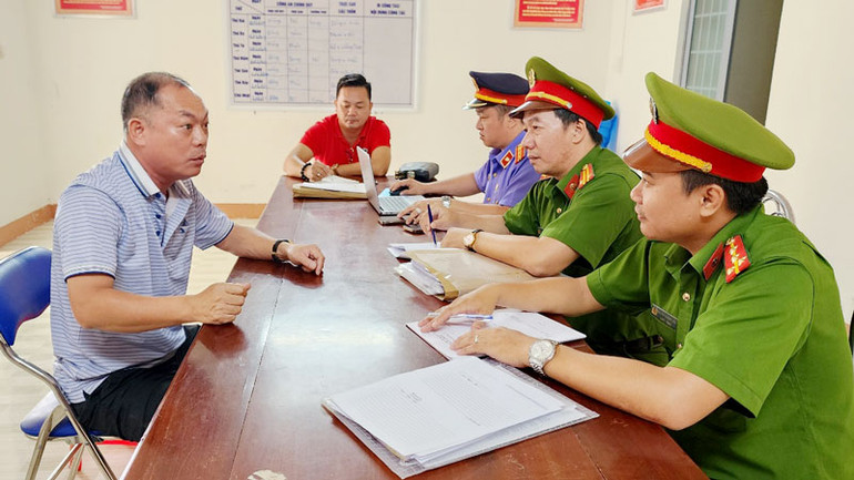 Cơ quan điều tra và Viện kiểm sát làm việc với Nguyễn Văn Nguyên.