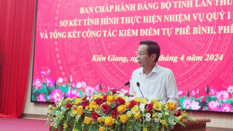 Bí thư Tỉnh ủy Kiên Giang Đỗ Thanh Bình phát biểu tại hội nghị.