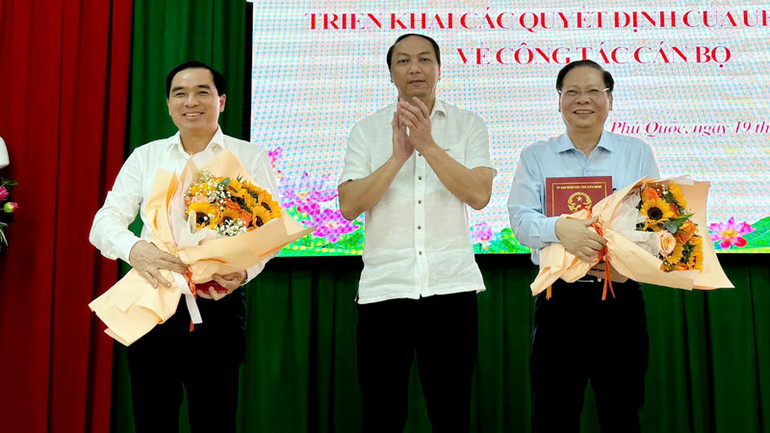 Kiên Giang tổ chức triển khai các quyết định về việc điều động, chỉ định, bổ nhiệm nhiều cán bộ cấp sở, ban, ngành tỉnh.