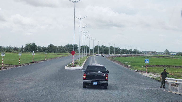 Công trình Đường 3 Tháng 2 nối dài đưa vào sử dụng góp phần rút ngắn thời gian di chuyển từ trung tâm của tỉnh Kiên Giang đến các địa phương vùng U Minh Thượng.