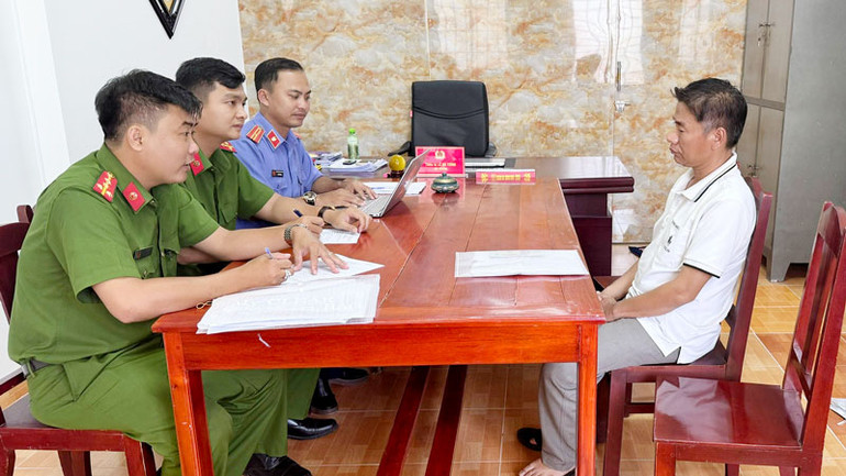 Bị can Nguyễn Tuấn Anh khai nhận với cơ quan chức năng.