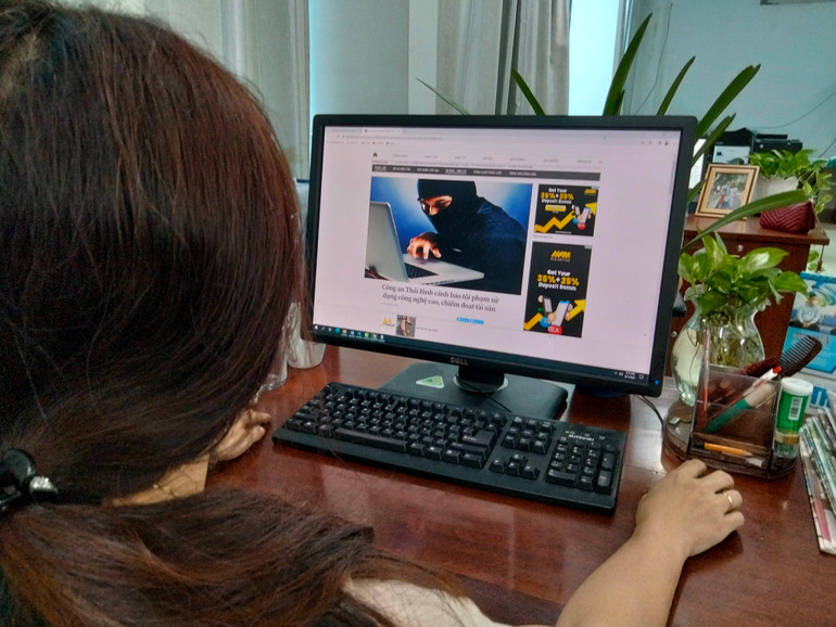 Các đối tượng sử dụng mạng máy tính, mạng viễn thông, phương tiện điện tử thực hiện hành vi chiếm đoạt tài sản. Ảnh minh họa.