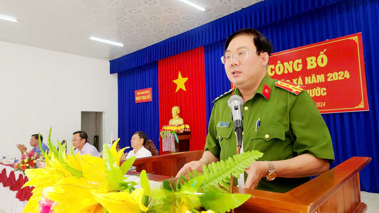 Đại tá Lê Thế Tý, Giám thị Trại giam Kênh 7 phát biểu.