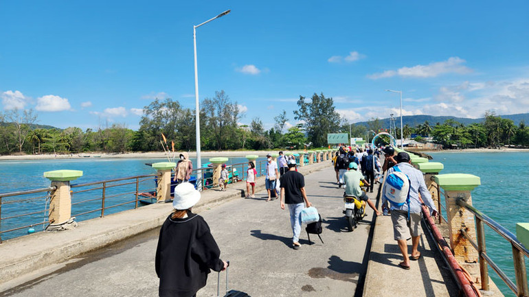 Khu vực Cảng tàu khách Bãi Vòng là một trong 7 địa điểm cửa ngõ giao thông, khu vực tập trung dân cư được lắp camera an ninh.