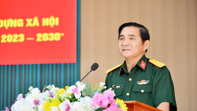 Lãnh đạo Bộ Chỉ huy Quân sự tỉnh Kiên Giang phát biểu tại lễ phát động.