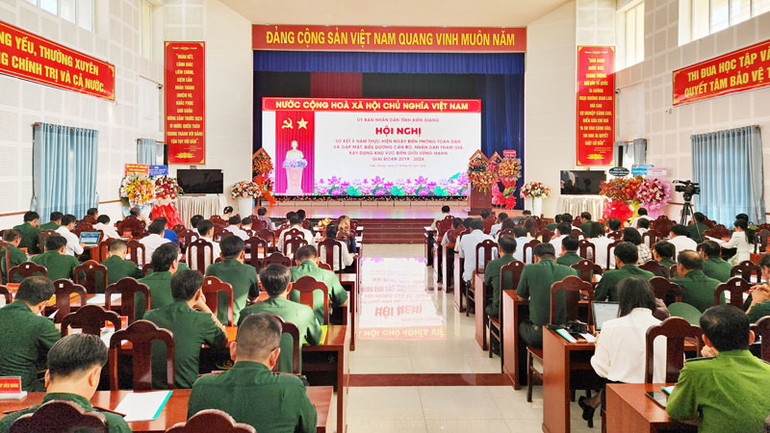 Quang cảnh hội nghị.