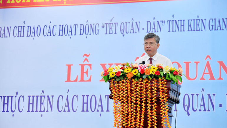 Phó Chủ tịch Ủy ban nhân dân tỉnh Kiên Giang Nguyễn Lưu Trung phát biểu.