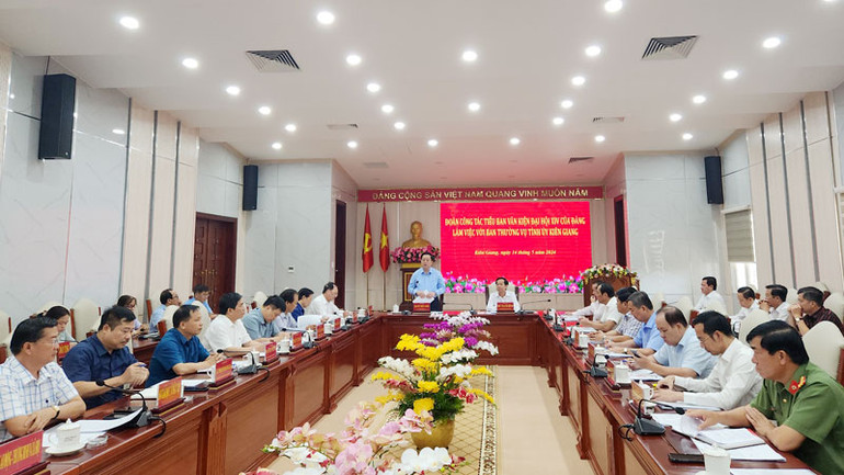 Quang cảnh buổi làm việc.